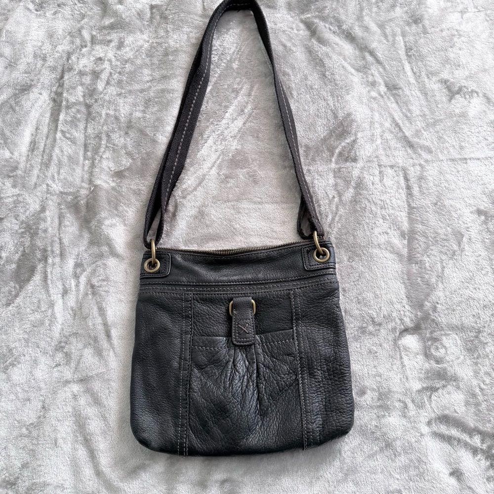 The Sak Kendra Black Pebbled Leather Crossbody Purse Women’s  Shoulder Bag